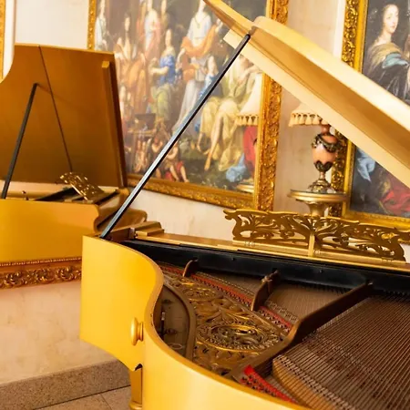 Hotel Premier Prezident Garni And 5*