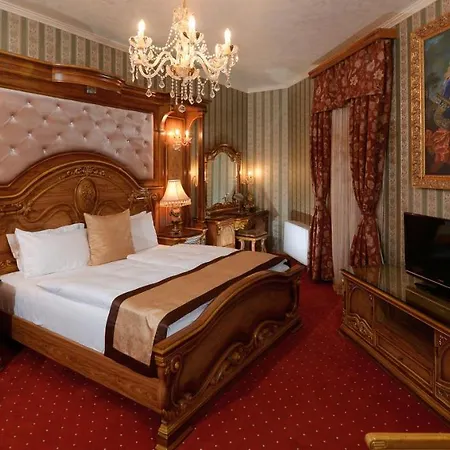 Hotel Premier Prezident Garni And 5*