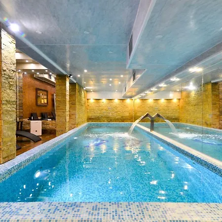 Hotel Premier Prezident Garni And