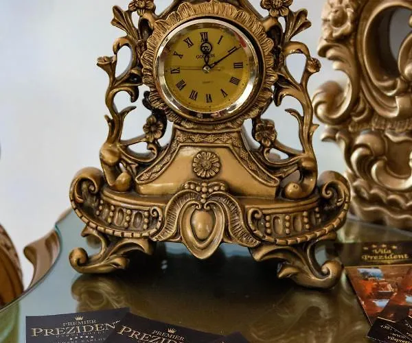 Premier Prezident Garni And Carloviţ