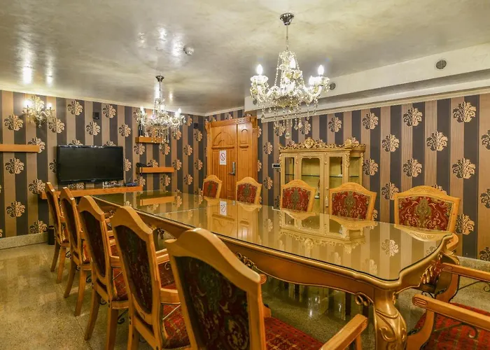 Premier Prezident Garni And Carloviţ