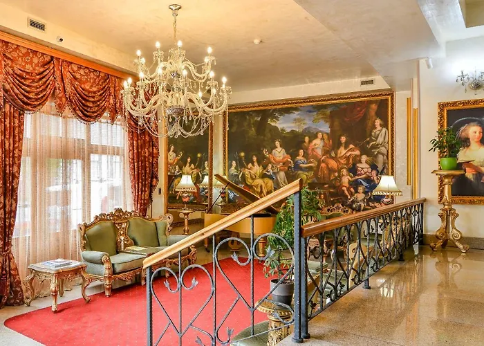 Hotel Premier Prezident Garni And Carloviţ