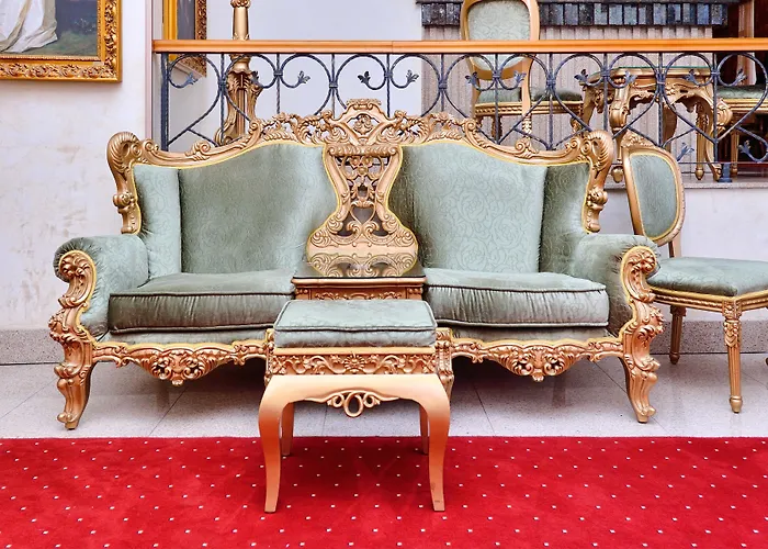 Premier Prezident Garni And Carloviţ