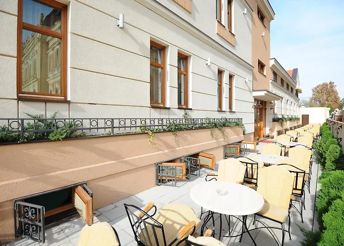 Premier Prezident Garni And